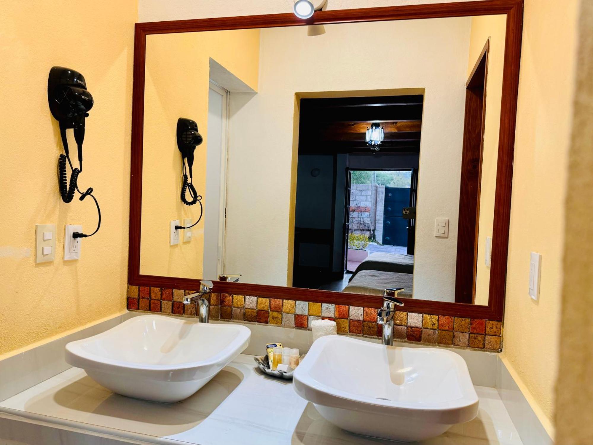 Hotel Hacienda Real 버날 외부 사진